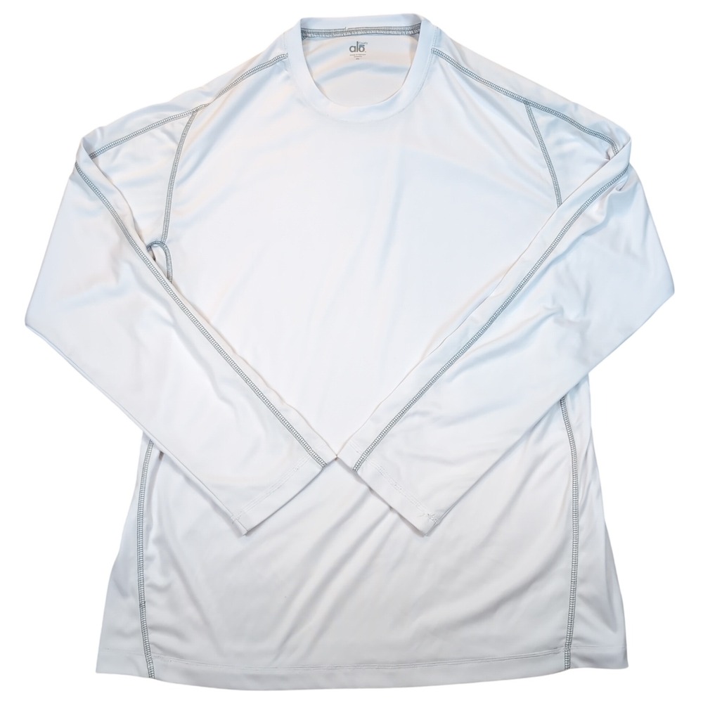 ALO Yoga Men’s Long Sleeve Performance Tee in White with Gray Stitching